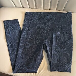 Lululemon Dark Floral High-Waist Leggings - Navy/Black size 6